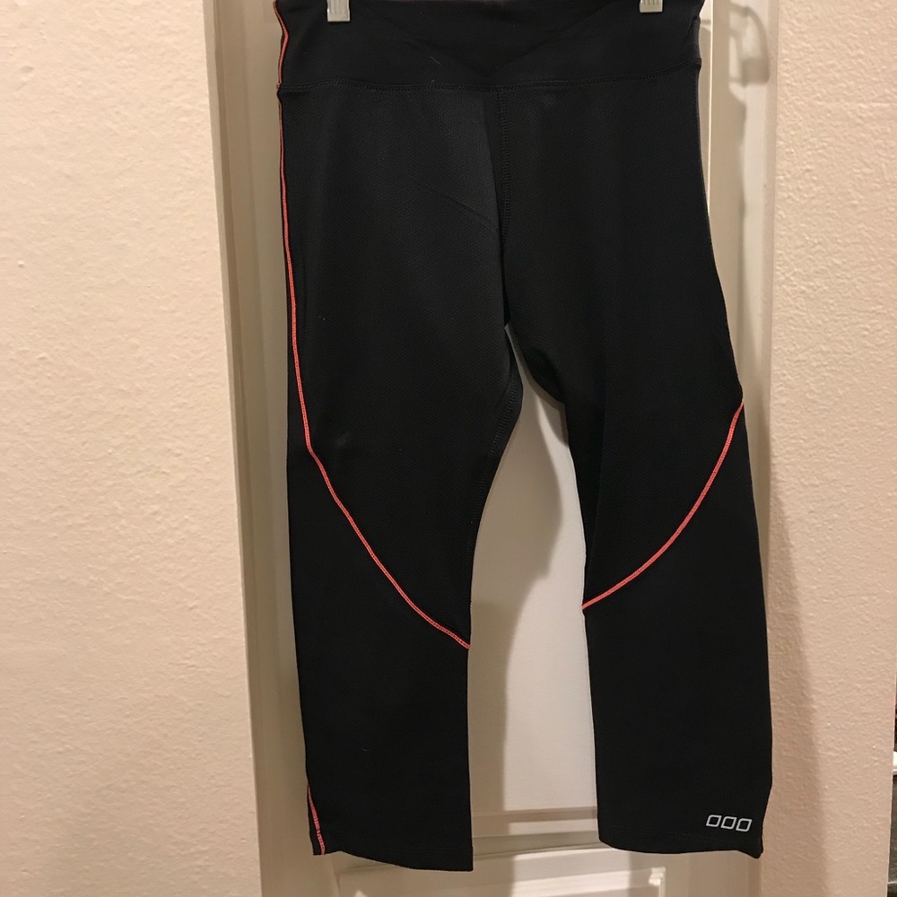 Lorna Jane cropped pants